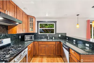 1252 SW Othello Street, Seattle, WA 98106 - Photo 12