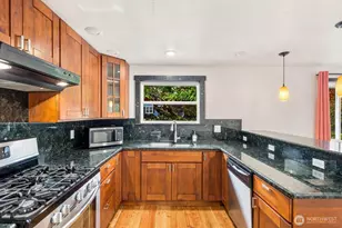 1252 SW Othello St, Seattle, WA 98106 - Photo 12