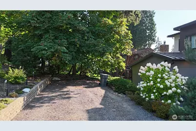 11006 83 Avenue NE #B, Kirkland, WA 98034 - Photo 22