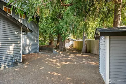 22414 NE 12th Court, Sammamish, WA 98074 - Photo 36