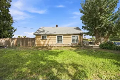 703 N 5th Street, Grandview, WA 98930 - Photo 1