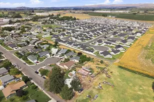 703 N 5th St, Grandview, WA 98930 - Photo 22
