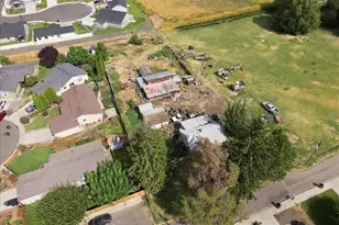 703 N 5th St, Grandview, WA 98930 - Photo 18