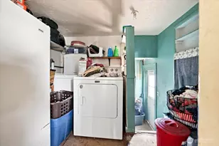 703 N 5th St, Grandview, WA 98930 - Photo 6