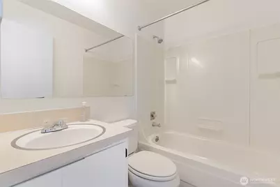 2619 58th Avenue SW #Upper, Seattle, WA 98116 - Photo 12