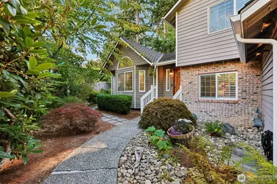 1011 16th Court, Mukilteo, WA 98275 - Photo 2