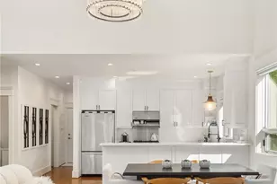 9801 NE 4th St, Bellevue, WA 98004 - Photo 12