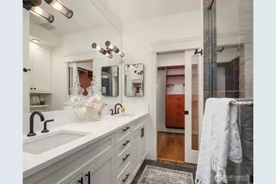 9801 NE 4th Street #D, Bellevue, WA 98004 - Photo 20