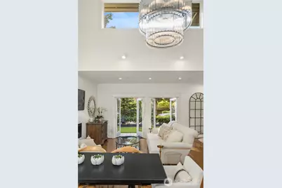 9801 NE 4th Street #D, Bellevue, WA 98004 - Photo 14
