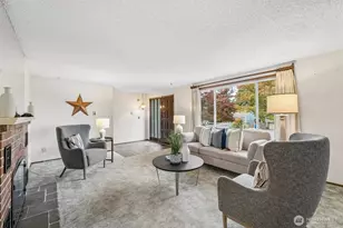 13742 39th Ave NE, Seattle, WA 98125 - Photo 2