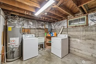 13742 39th Avenue NE, Seattle, WA 98125 - Photo 24