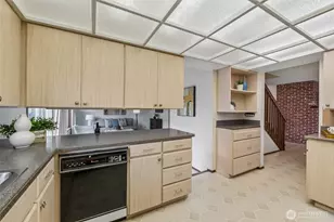 13742 39th Ave NE, Seattle, WA 98125 - Photo 8
