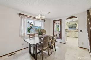 13742 39th Ave NE, Seattle, WA 98125 - Photo 4