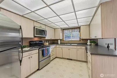 13742 39th Avenue NE, Seattle, WA 98125 - Photo 6