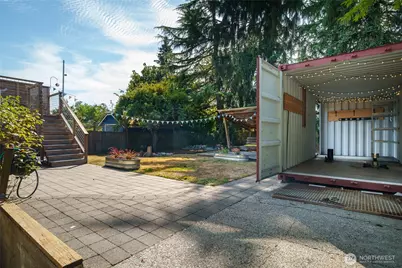12015 Dayton Avenue N, Seattle, WA 98133 - Photo 28