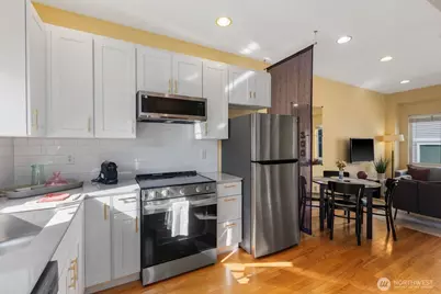 1216 E Fir Street #A, Seattle, WA 98122 - Photo 6