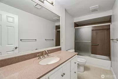 7323 Sand Point Way NE #106, Seattle, WA 98115 - Photo 18