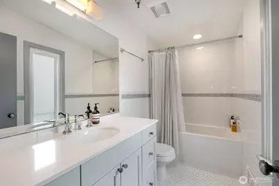 1406 Harvard Avenue #10, Seattle, WA 98122 - Photo 18
