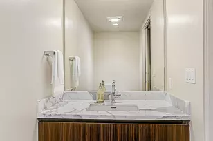 583 Battery St, Seattle, WA 98121 - Photo 12