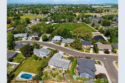 860 SE Sentry Drive, College Place, WA 99324 - Photo 2