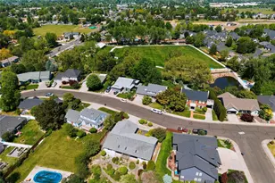 860 SE Sentry Dr, College Place, WA 99324 - Photo 2
