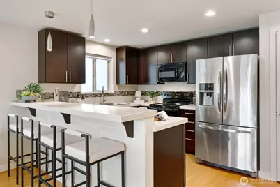12010 31st Avenue NE #B, Seattle, WA 98125 - Photo 16