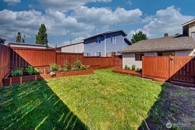 2214 E Fulton, Mount Vernon, WA 98273 - Photo 2