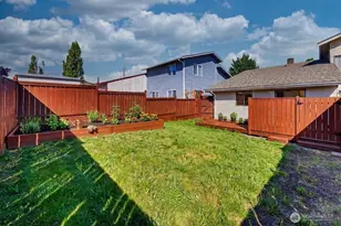 2214 E Fulton, Mount Vernon, WA 98273 - Photo 2