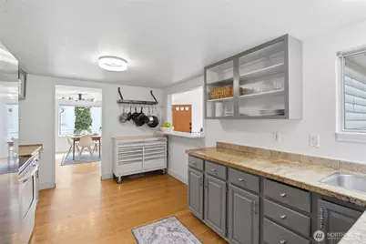 8012 25th Avenue NW, Seattle, WA 98117 - Photo 12