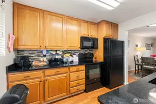 12404 SE 272nd Pl, Kent, WA 98030 - Photo 14
