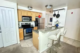 300 10th Ave, Seattle, WA 98122 - Photo 14