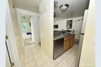 300 10th Ave #B305, Seattle, WA 98122 - Photo 18
