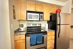 300 10th Ave, Seattle, WA 98122 - Photo 12