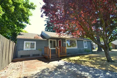 13702 Densmore Avenue N, Seattle, WA 98133 - Photo 1