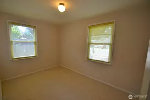 13702 Densmore Ave N, Seattle, WA 98133 - Photo 8