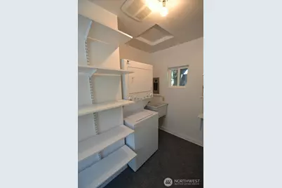 13702 Densmore Avenue N, Seattle, WA 98133 - Photo 6