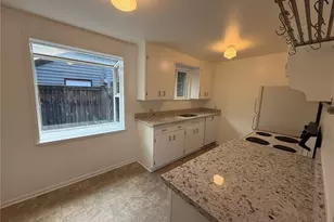 13702 Densmore Ave N, Seattle, WA 98133 - Photo 12