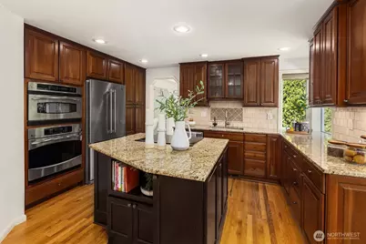 4718 191st Place NE, Sammamish, WA 98074 - Photo 14