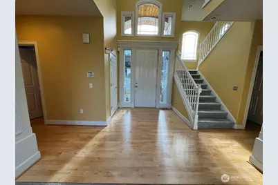 601 Bronson Place NE, Renton, WA 98056 - Photo 2
