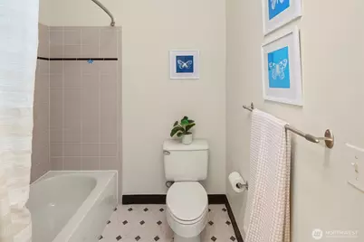 2414 1st Avenue #304, Seattle, WA 98121 - Photo 24