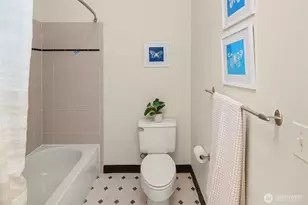2414 1st Ave, Seattle, WA 98121 - Photo 24
