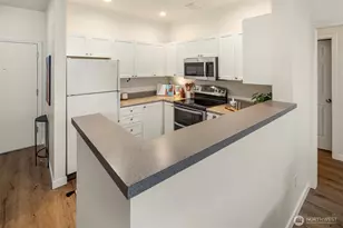 2414 1st Ave, Seattle, WA 98121 - Photo 10