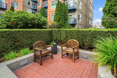 2414 1st Avenue #304, Seattle, WA 98121 - Photo 26