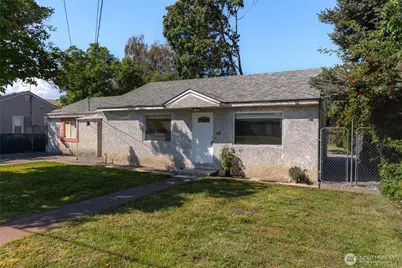 64 N James Avenue, East Wenatchee, WA 98802 - Photo 1