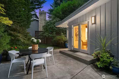 909 110th Avenue SE, Bellevue, WA 98004 - Photo 32