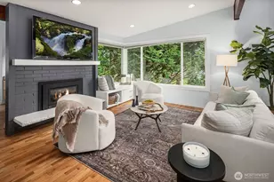 909 110th Ave SE, Bellevue, WA 98004 - Photo 2