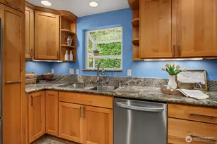 909 110th Ave SE, Bellevue, WA 98004 - Photo 8