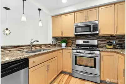 225 4th Avenue #A307, Kirkland, WA 98033 - Photo 6