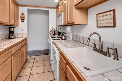 1001 Queen Anne Avenue N #401, Seattle, WA 98109 - Photo 16