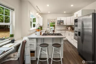 1736 Palm Avenue SW, Seattle, WA 98116 - Photo 10